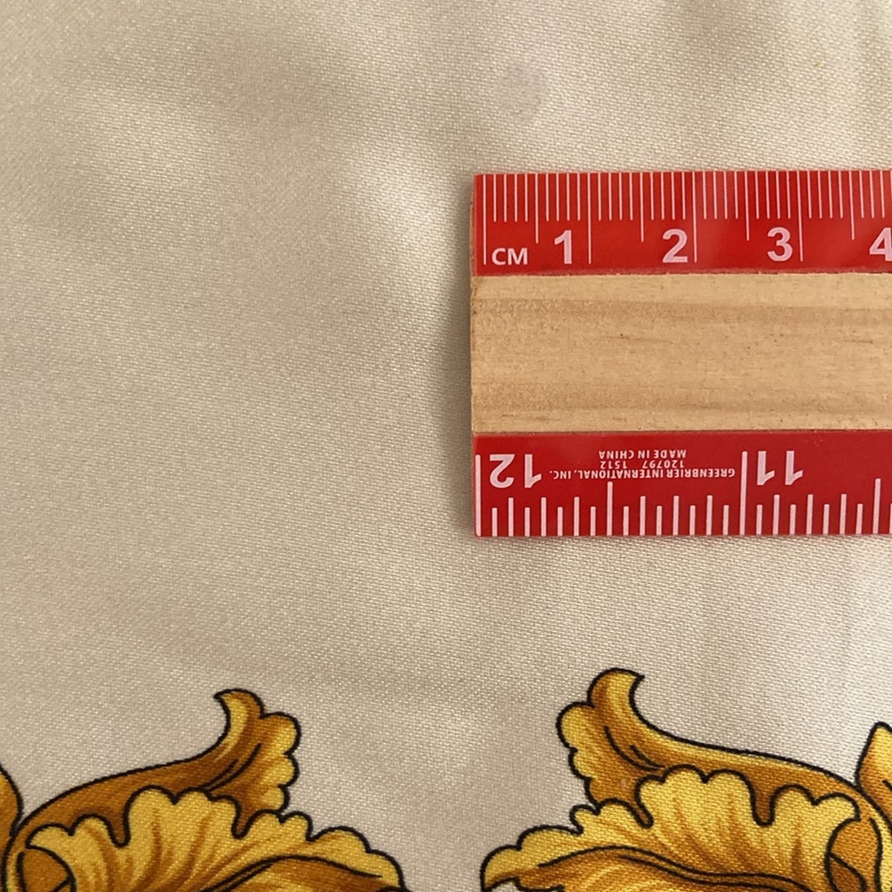 Elegant Red and Gold Baroque Style Scarf - Picture 14 of 15